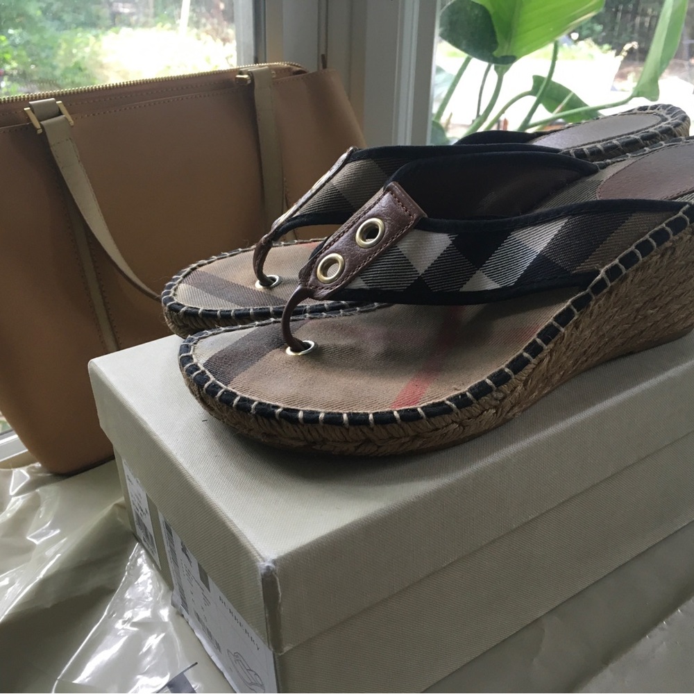 Burberry Tan Plaid Slip-On Sandals and Burberry purse - Picture 4 of 12